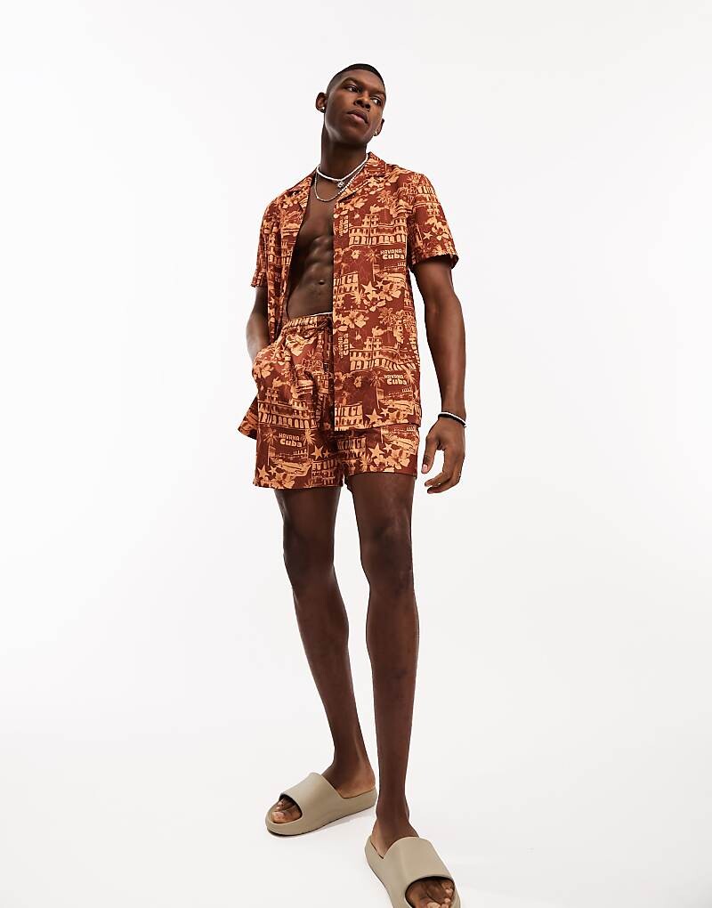 

ASOS DESIGN – Коричневая рубашка с узором и воротником с лацканами, однотонная