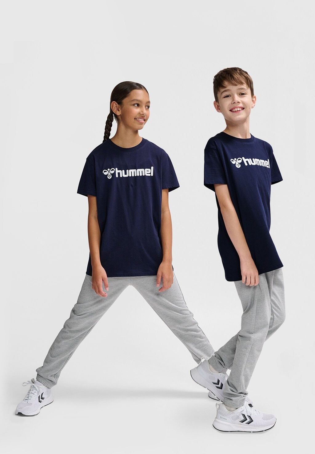 Футболка с принтом LOGO KIDS UNISEX Hummel, цвет marine — фото 2