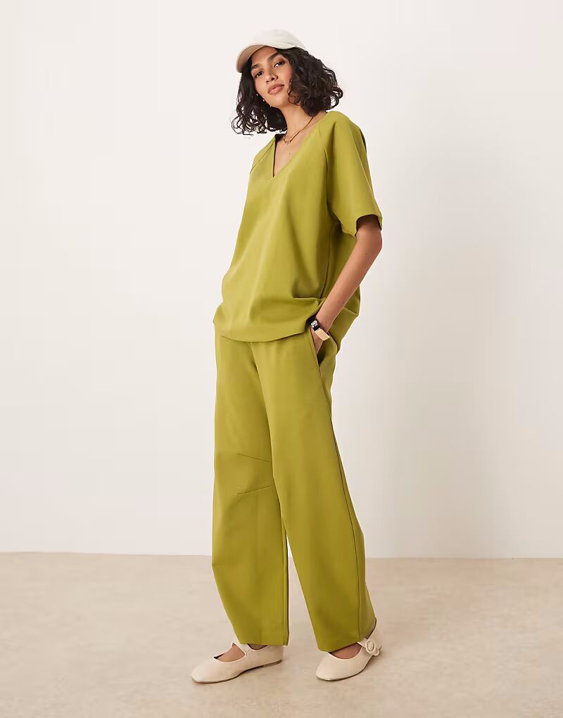 

Спортивные брюки-бочонки ASOS DESIGN Interlock цвета хаки