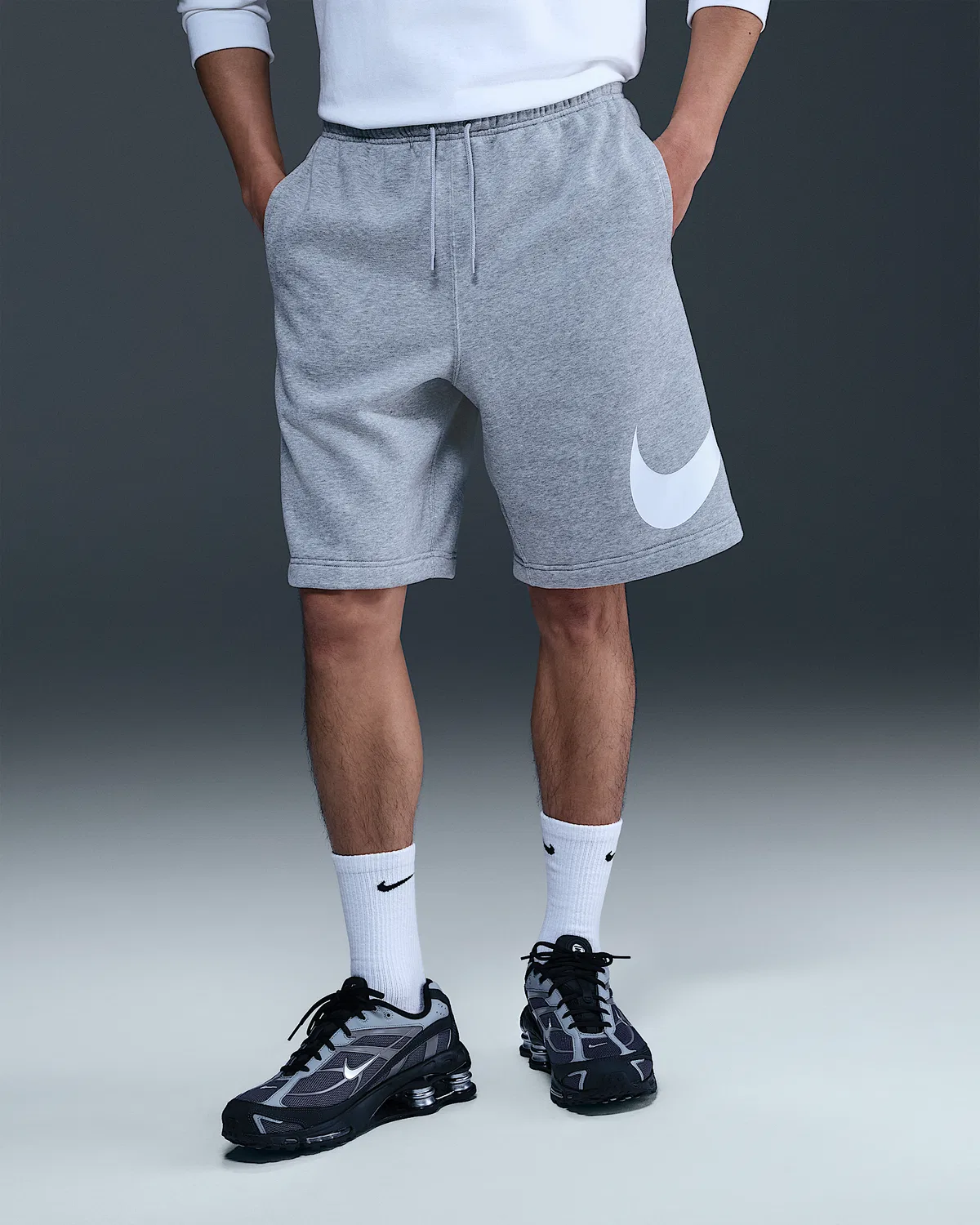 Мужские флисовые шорты Nike Club, Dark Grey Heather/Light Smoke Grey/White — фото 2