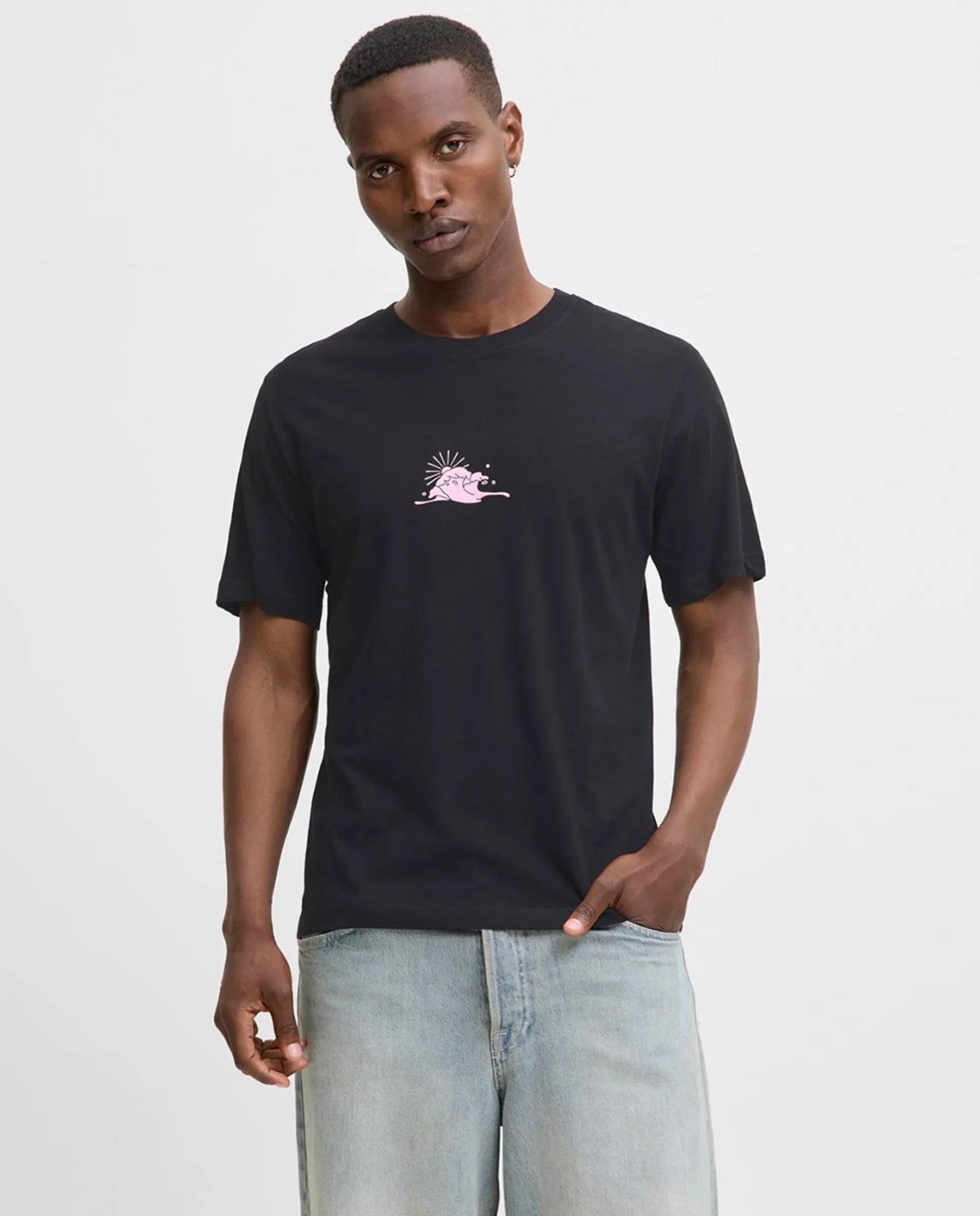 

Мужская футболка с коротким рукавом и небольшим принтом спереди Jack & Jones, черный