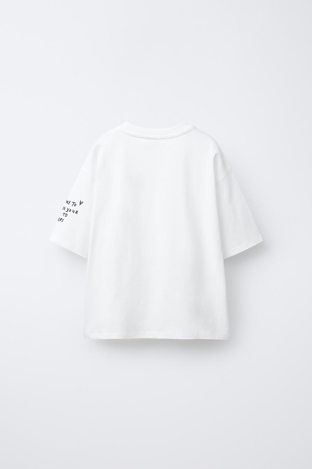 

Футболка с надписью и нашивкой ZARA, белый