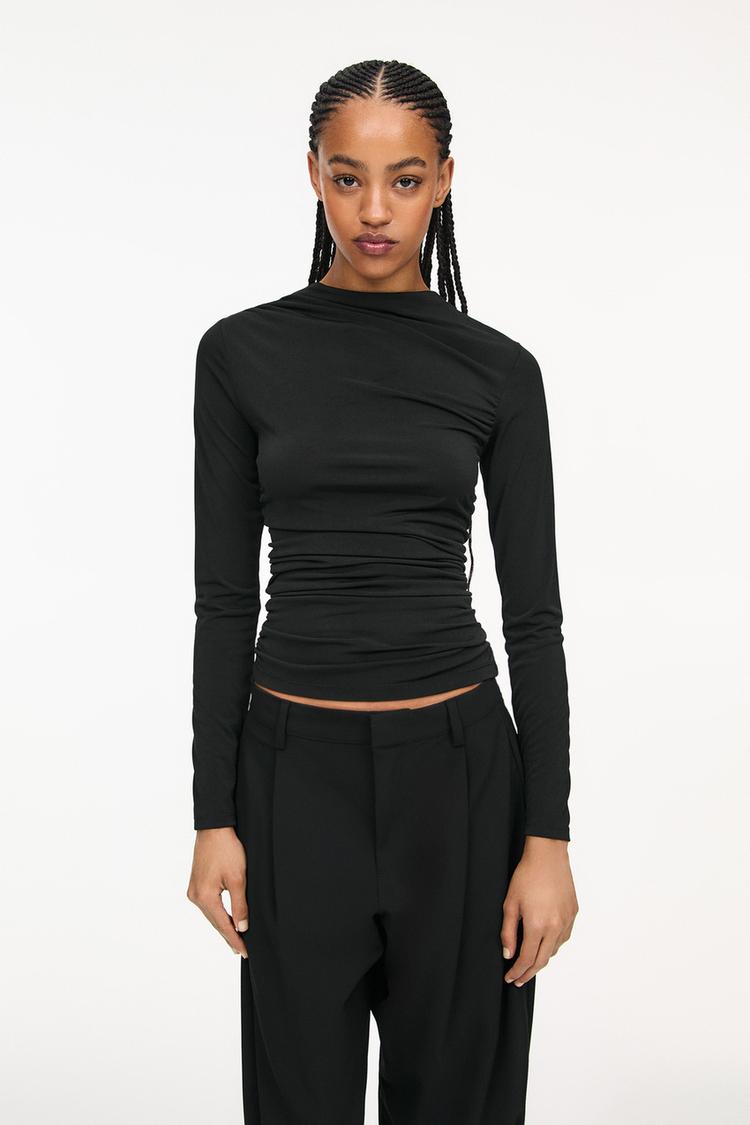 

Топ с длинными рукавами и сборками Pull And Bear, черный