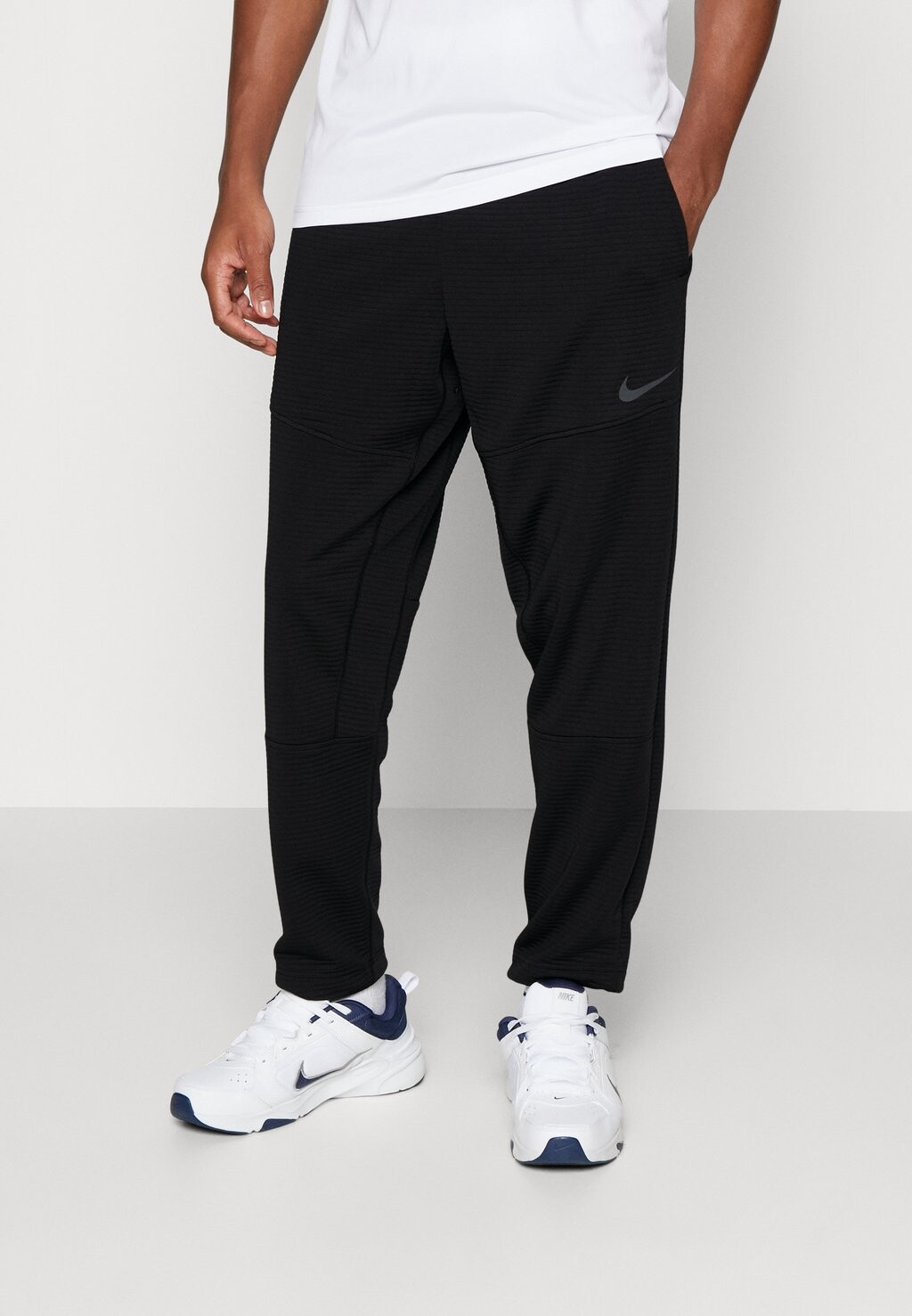 

Спортивные брюки Pant Nike, черный