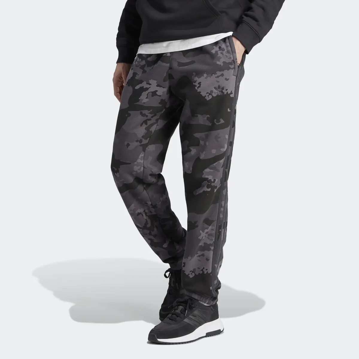 

Спортивные брюки Adidas Originals "GRAPHICS CAMO" (1 шт.), цвет Carbon