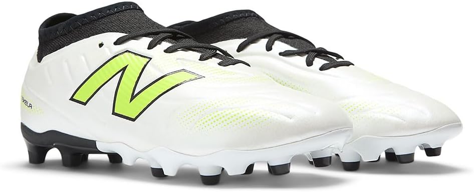 Детские кроссовки New Balance Tekela Team Low Laced Fg V5 (унисекс), белый/черный/зеленый