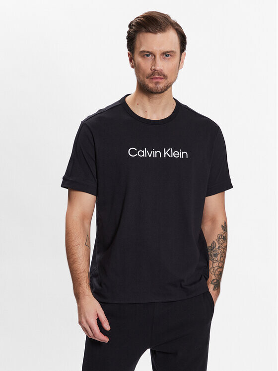 

Футболка стандартного кроя Calvin Klein, черный