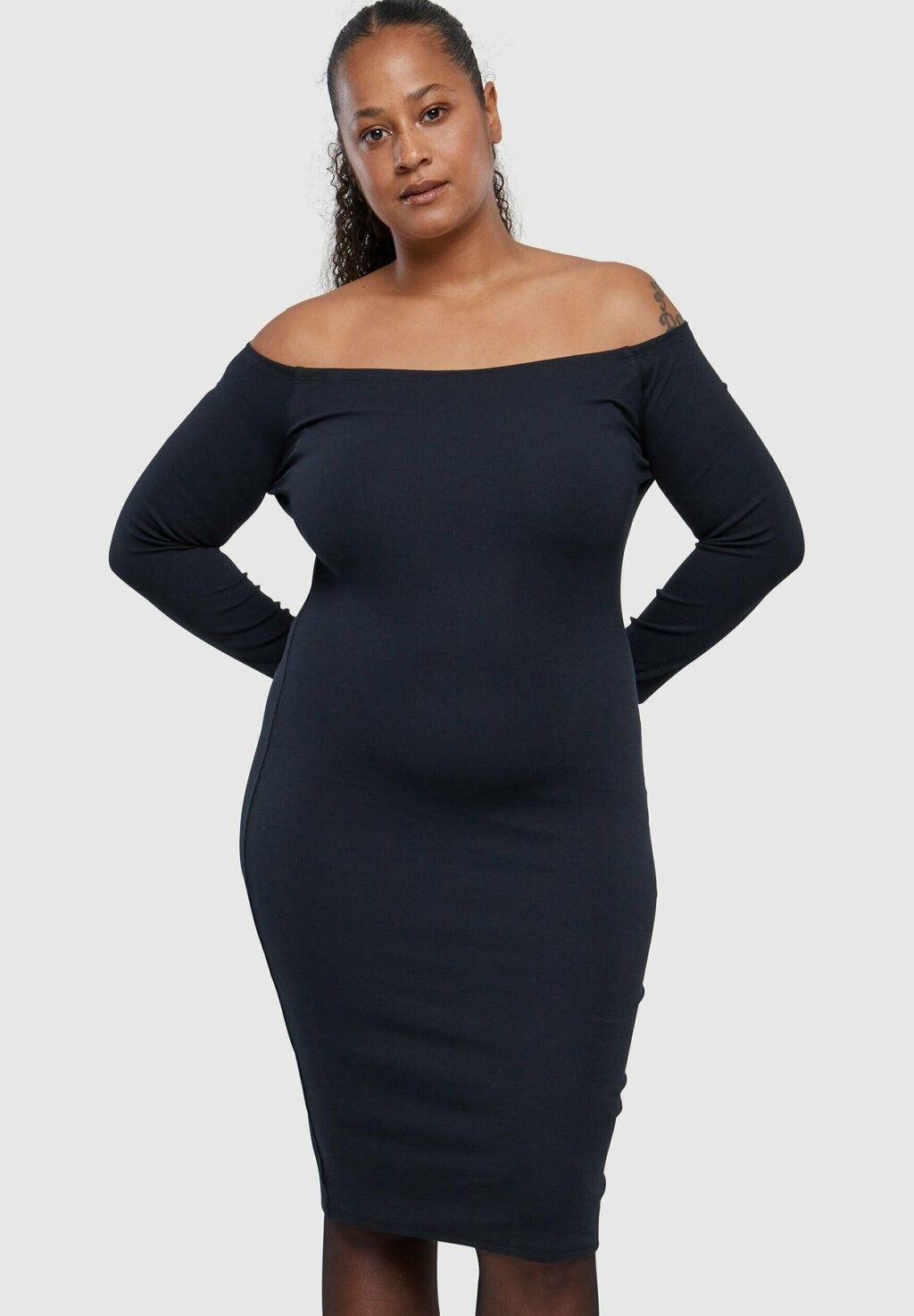 

Платье Urban Classics OFF SHOULDER LONGSLEEVE, черно-синий, Черный, Платье Urban Classics OFF SHOULDER LONGSLEEVE, черно-синий