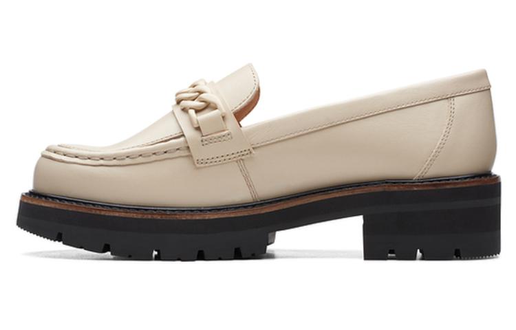 Туфли на платформе женские с низким верхом молочно-белые Clarks