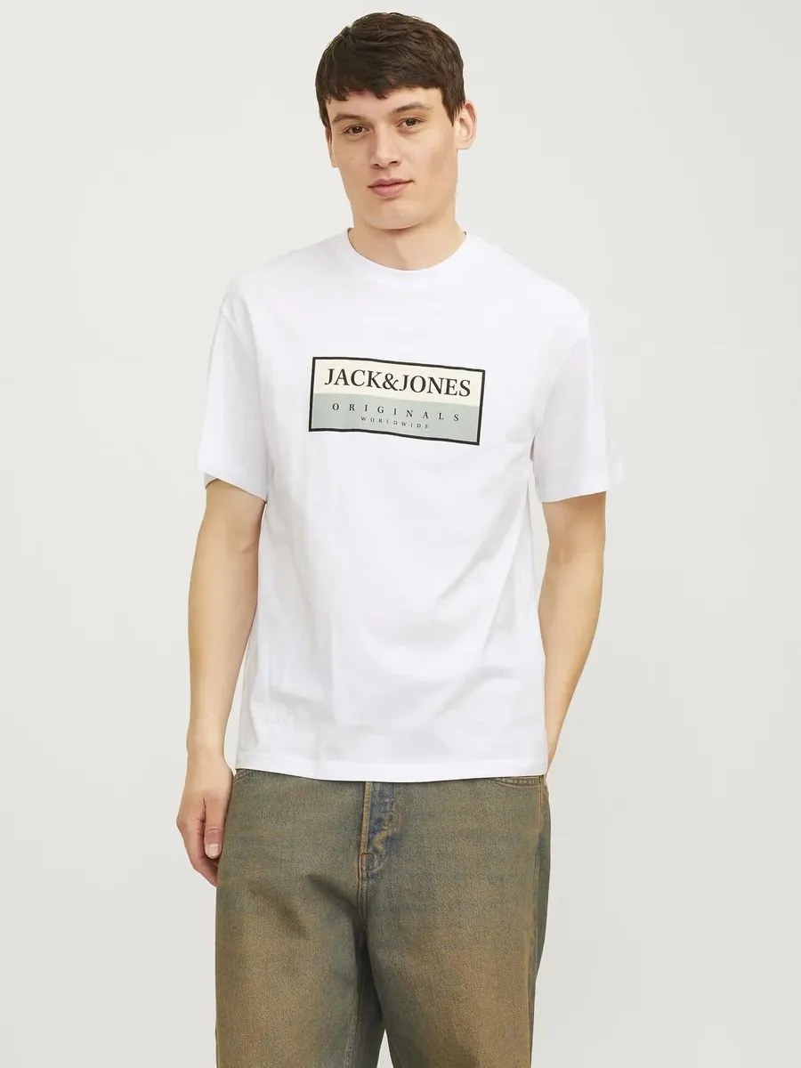 

Рубашка с круглым вырезом Jack & Jones "JORFREDERIKSBERG BOX TEE SS C.N SN", цвет Bright White Detail:Aw24