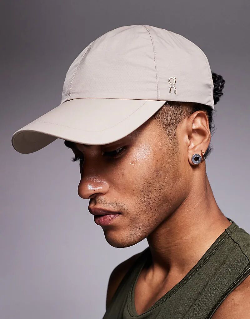 

Кепка ON бежевого цвета