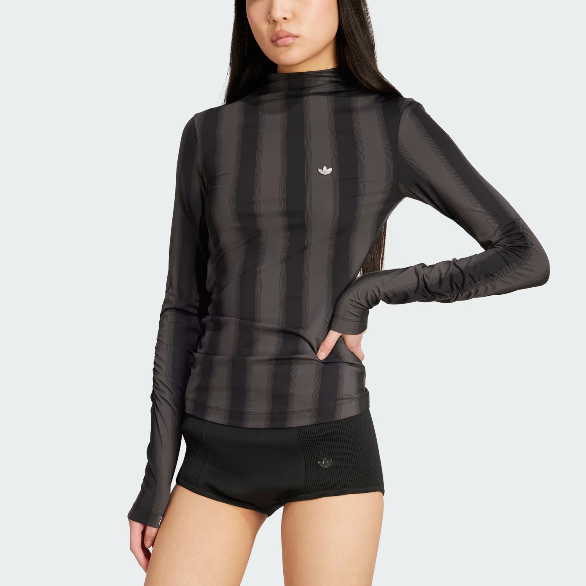 Футболка Top Regular женская Adidas Originals, черный — фото 2