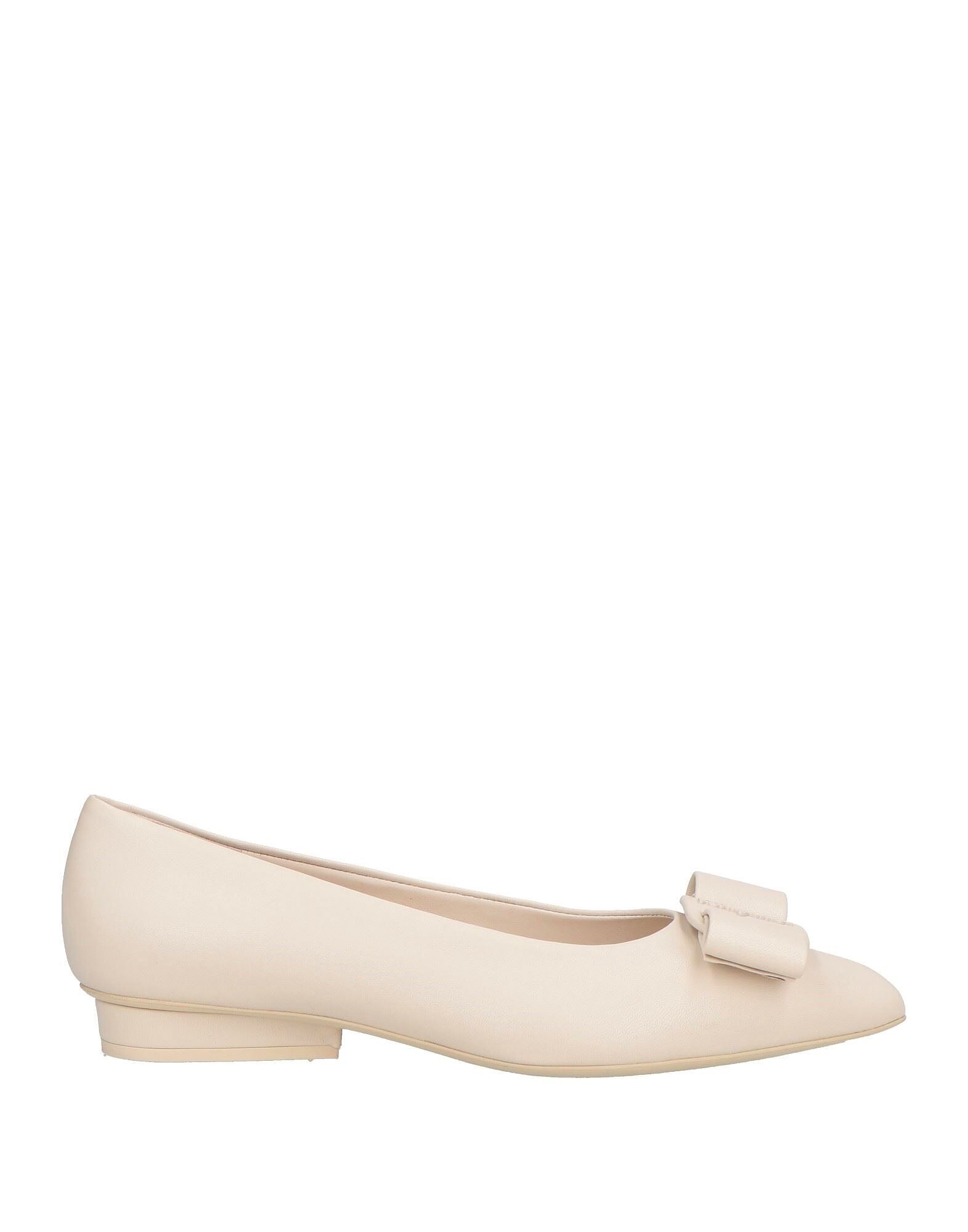 Балетки Ferragamo, айвори