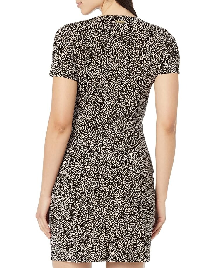 

Платье Michael Kors Giraffe Twist Short Sleeve Mini Dress, хаки