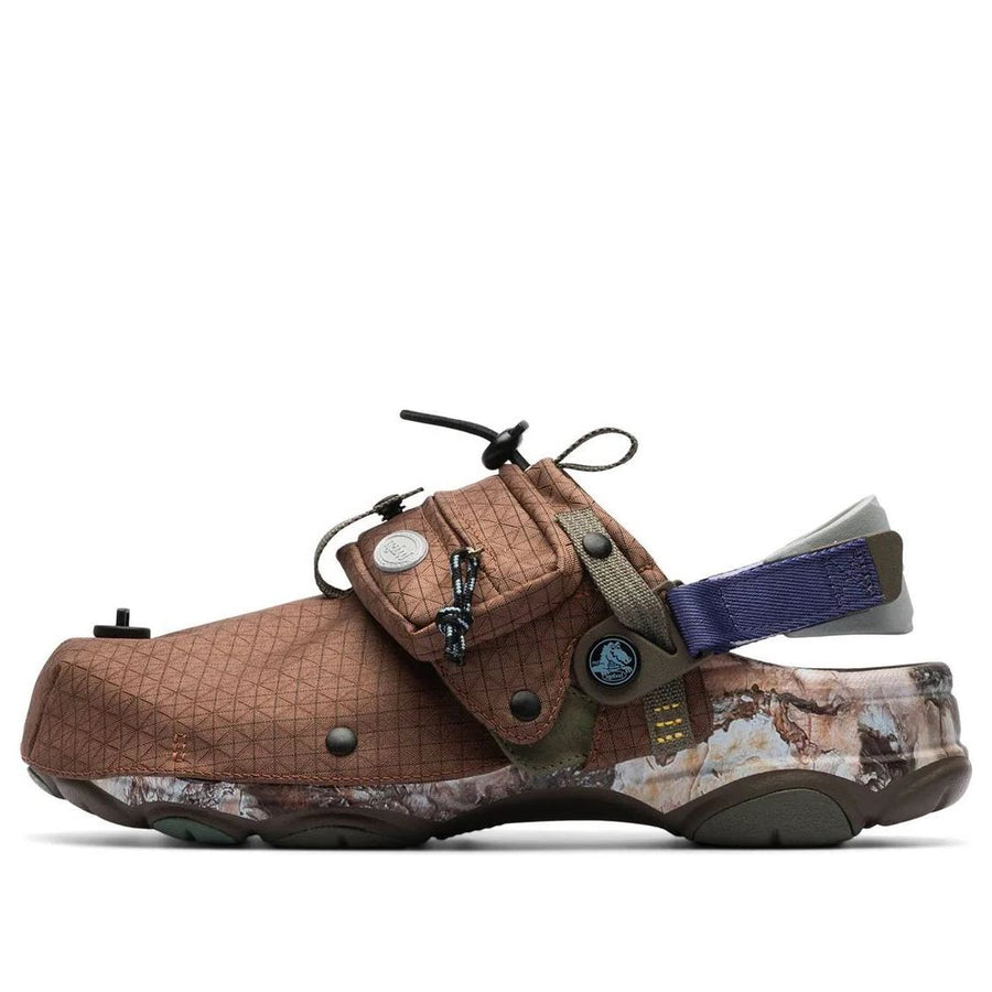 

Сандалии Crocs x Bodega All-Terrain Clog 'Off The Beaten Path 2.0', коричневый