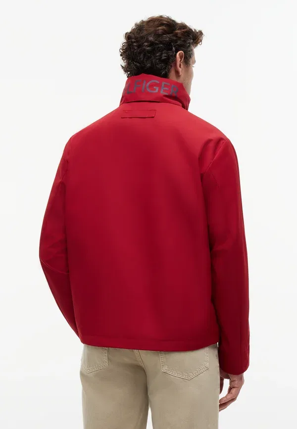 Куртка Tommy Hilfiger Crew athleisure sail pack light jacket, регата красный — фото 3