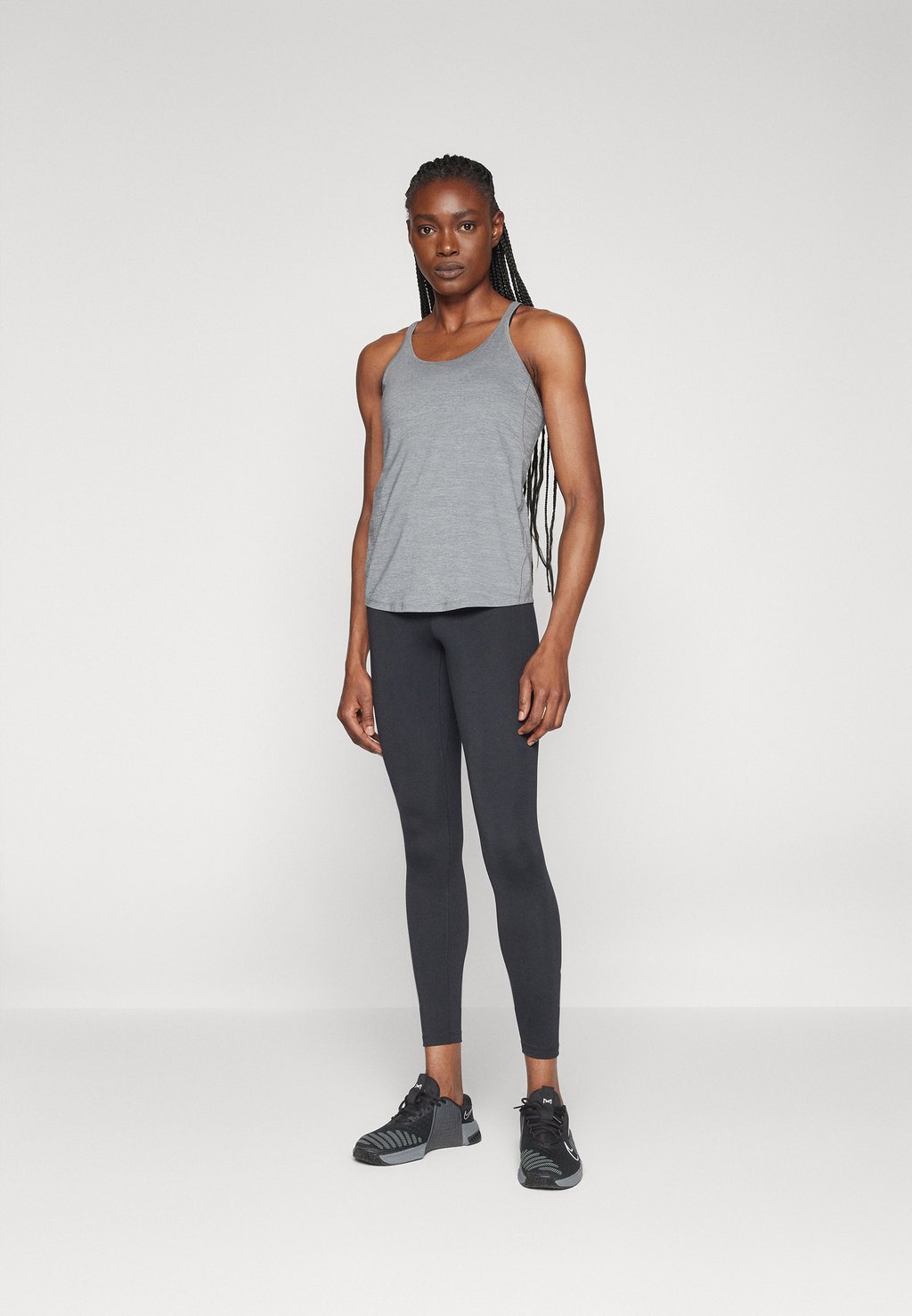 

Топ ONE CLASSIC TANK Nike Performance, серый