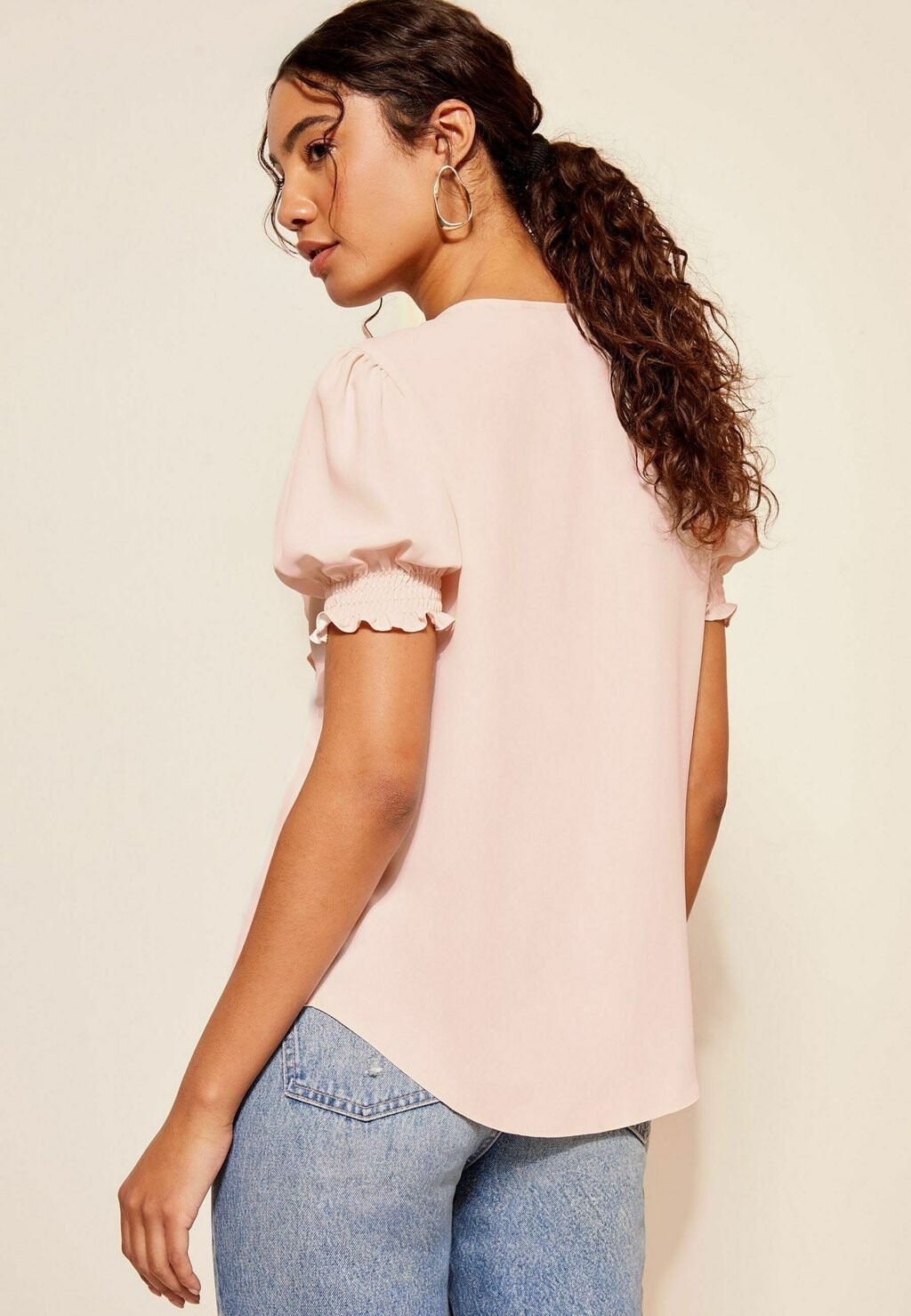 

Блуза RUFFLE FRONT PUFF SLEEVE-REGULAR FIT Friends Like These, розовый