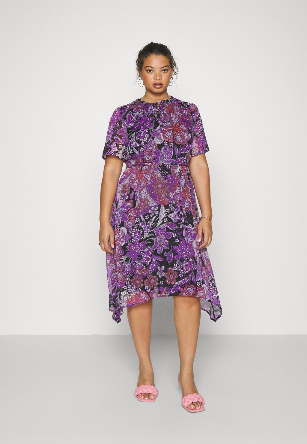 

Летнее платье Carhowdy ONLY Carmakoma, цвет lavendula aop:paisley flower