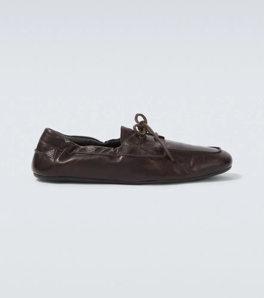 Кожаные лодочные туфли Shuffle Prada, коричневый