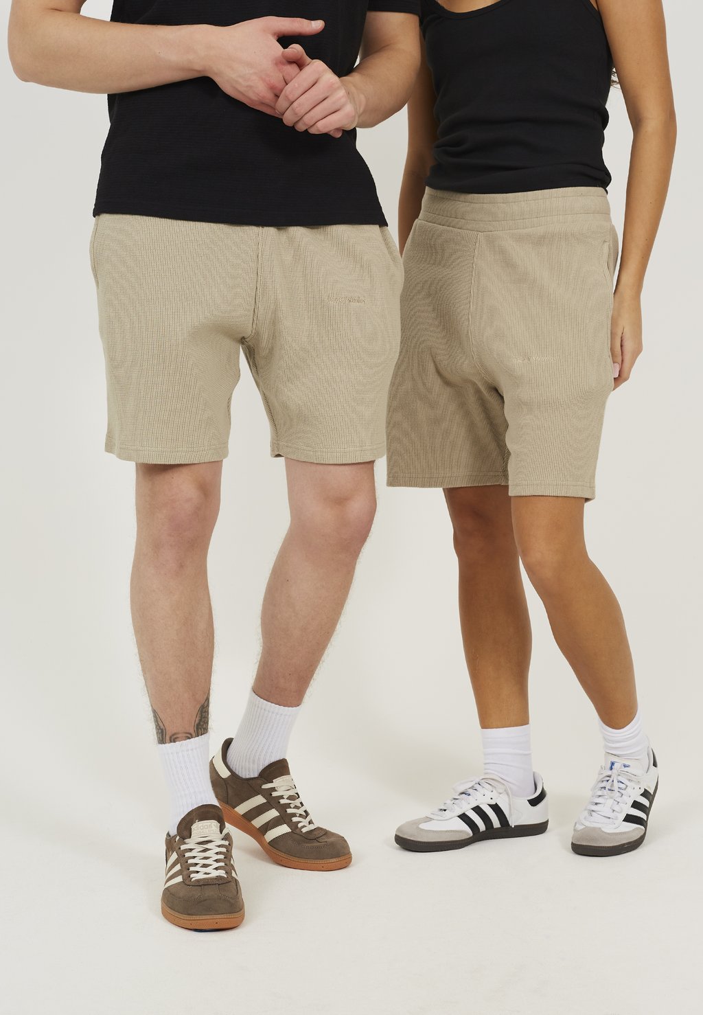 

Шорты UNISEX - Tracksuit bottoms LEGACY STUDIOS, коричневый