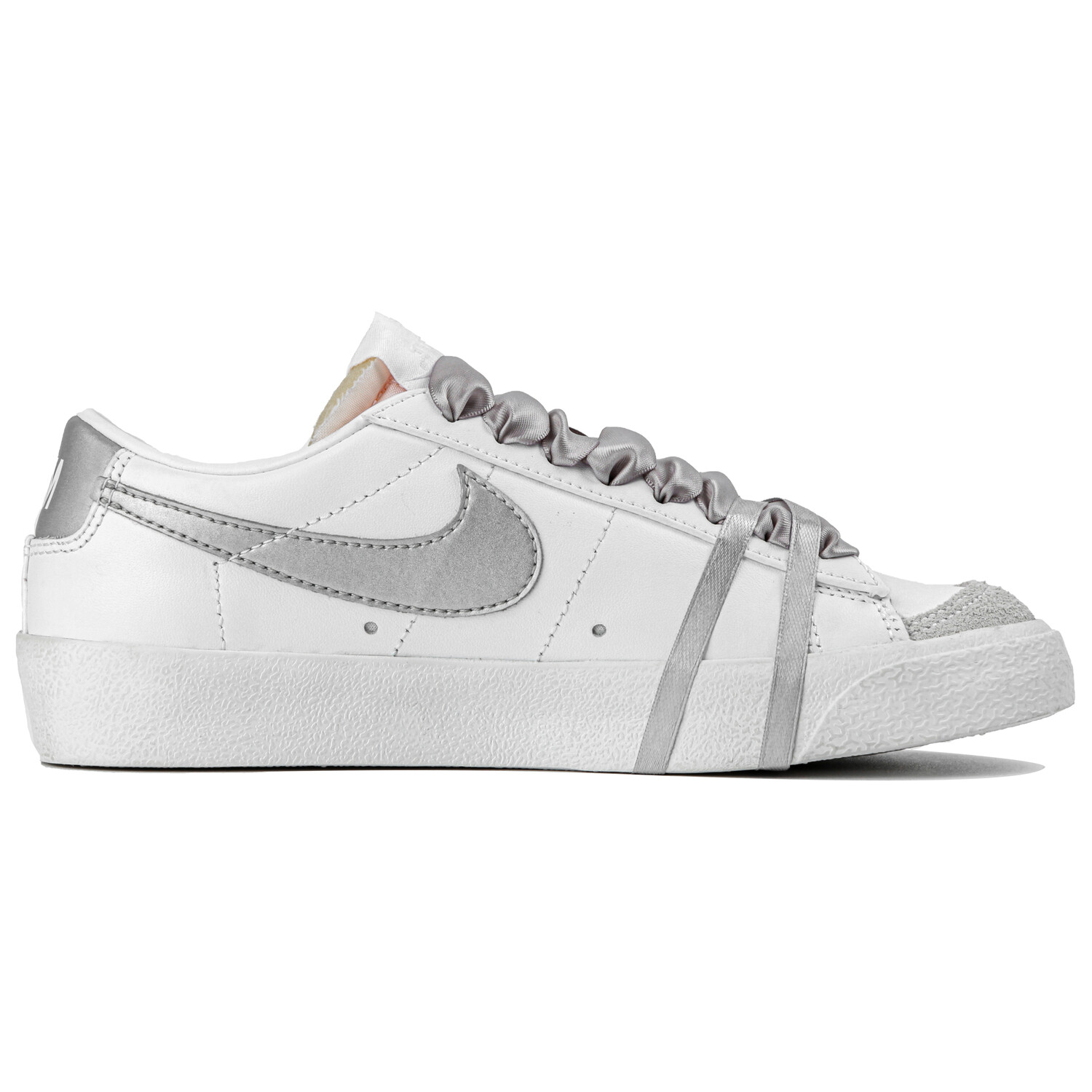 

Женские кроссовки для скейтбординга Nike Blazer, White