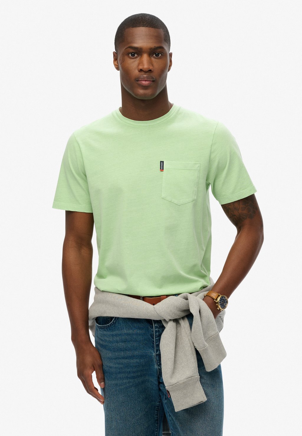 

Базовая футболка CLASSIC ESSENTIAL POCKET Superdry, зеленый