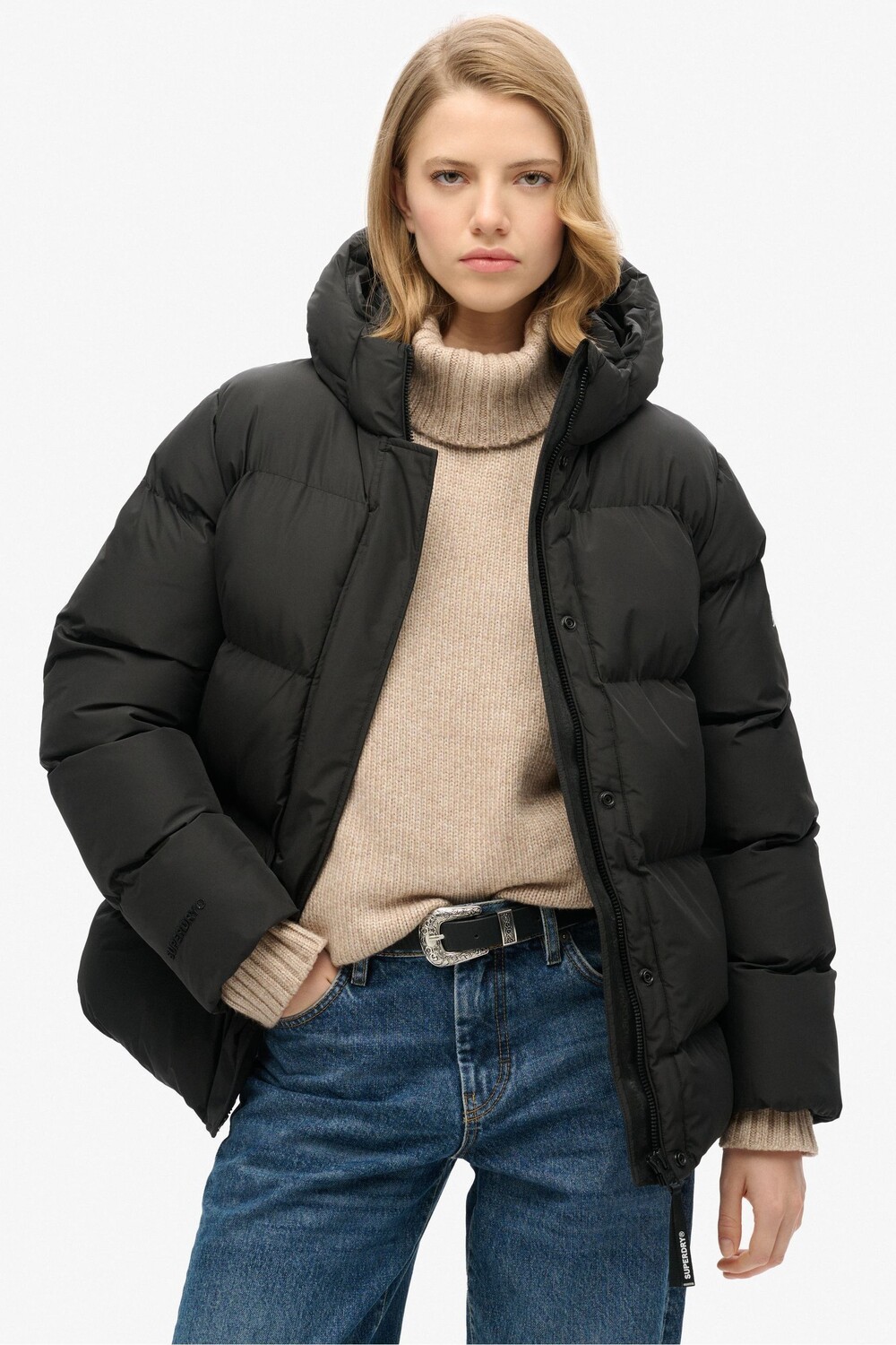 

Спортивная стеганая куртка с капюшоном и 5 перегородками Superdry, черный