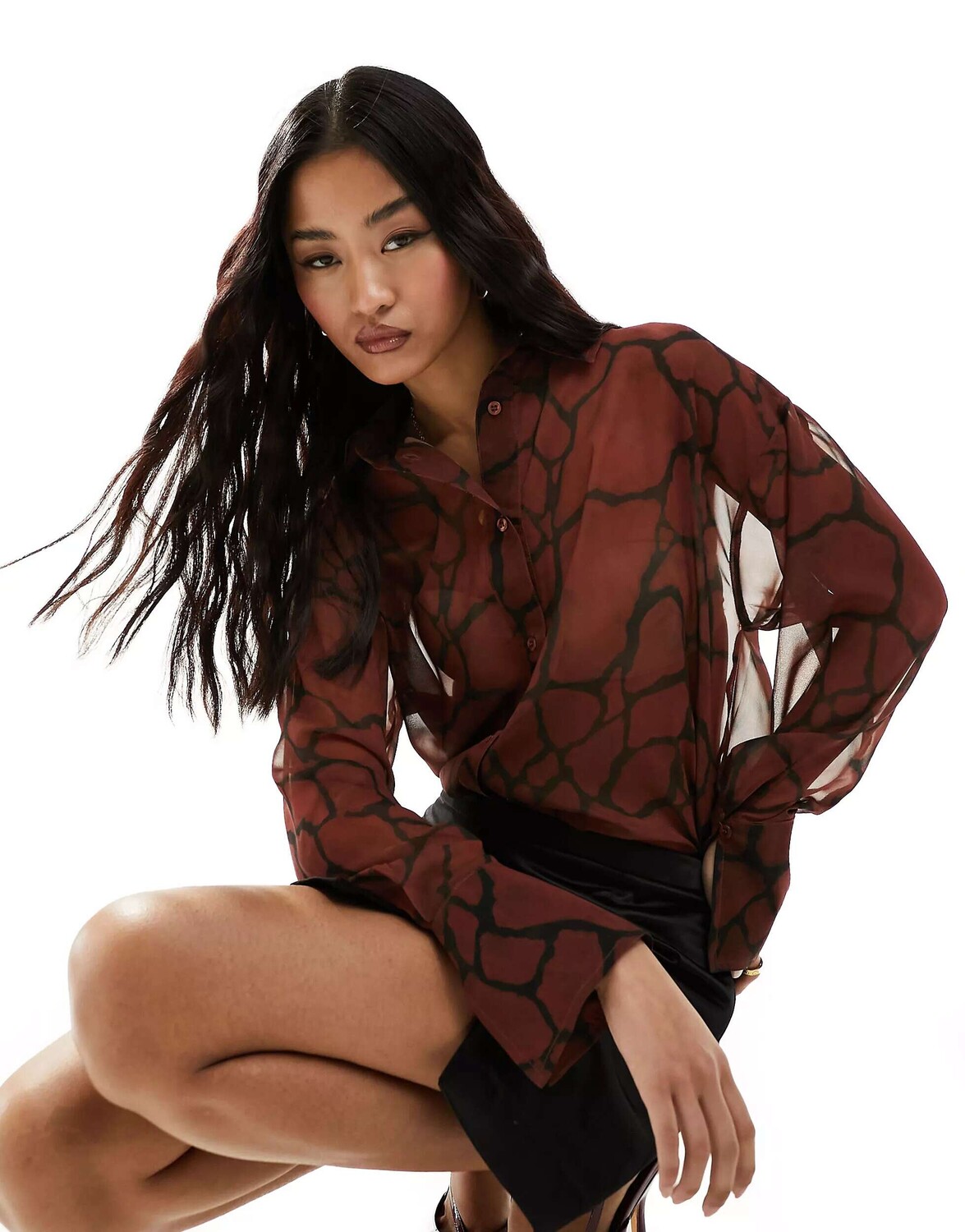 

Удлиненная прозрачная рубашка с красным кракле ASOS