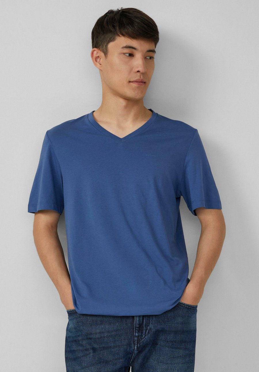 

Футболка s.Oliver MIT V AUSSCHNITT UND LOGO, Royalblau/Blue