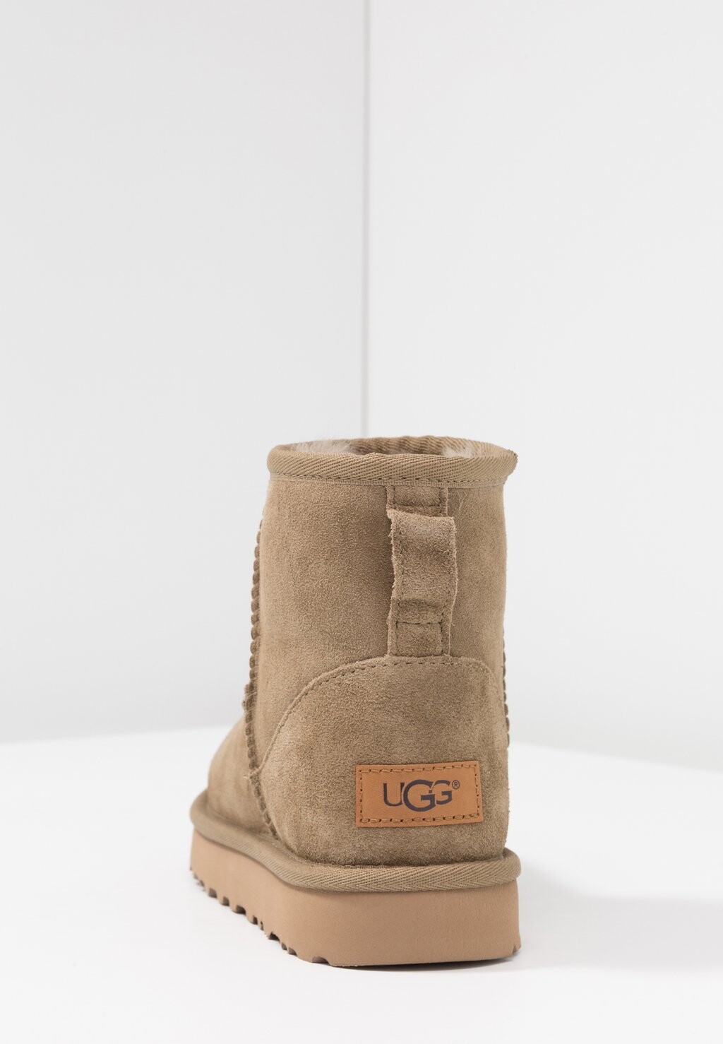 

Ботильоны CLASSIC MINI II UGG, цвет Antilope