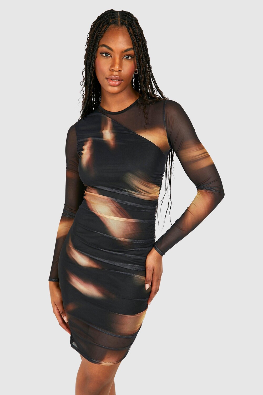 

Высокое мини-платье с абстрактной сеткой и рюшами boohoo, черный