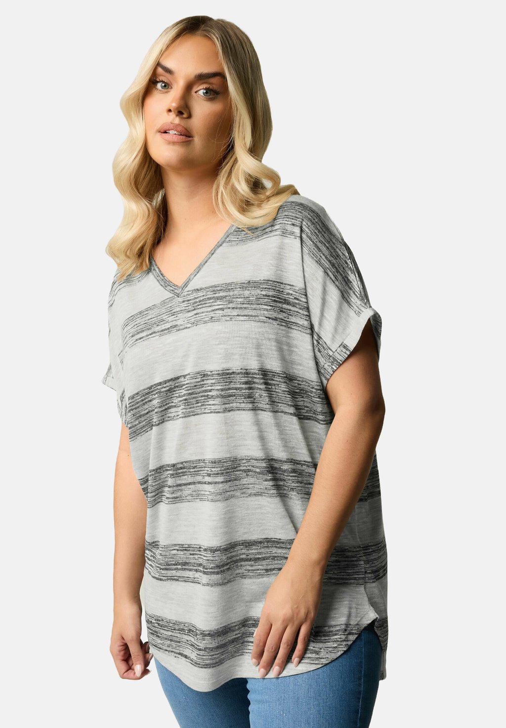 

Футболка с принтом STRIPED Yours Clothing, серый