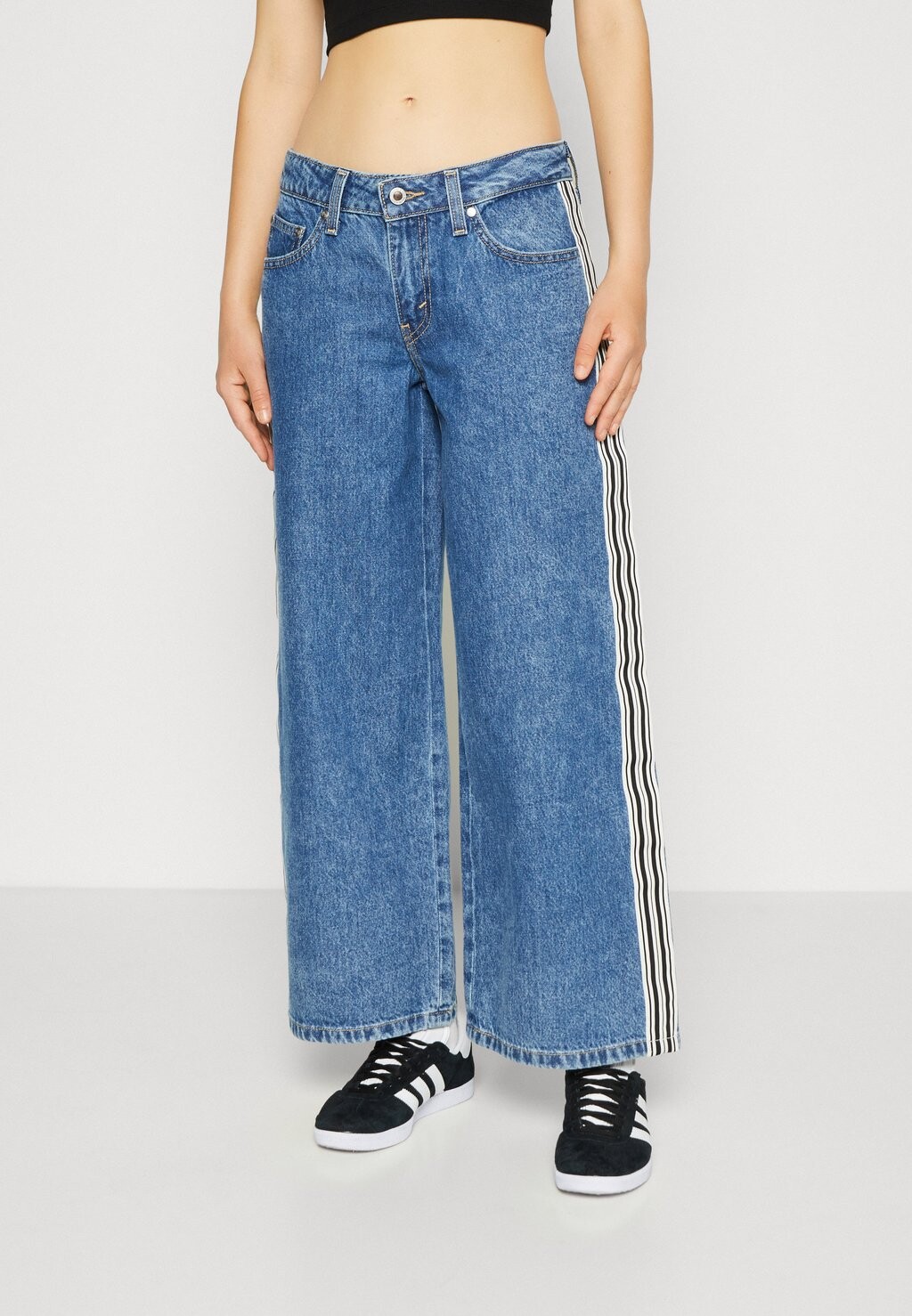 

Мешковатые джинсы Levi's