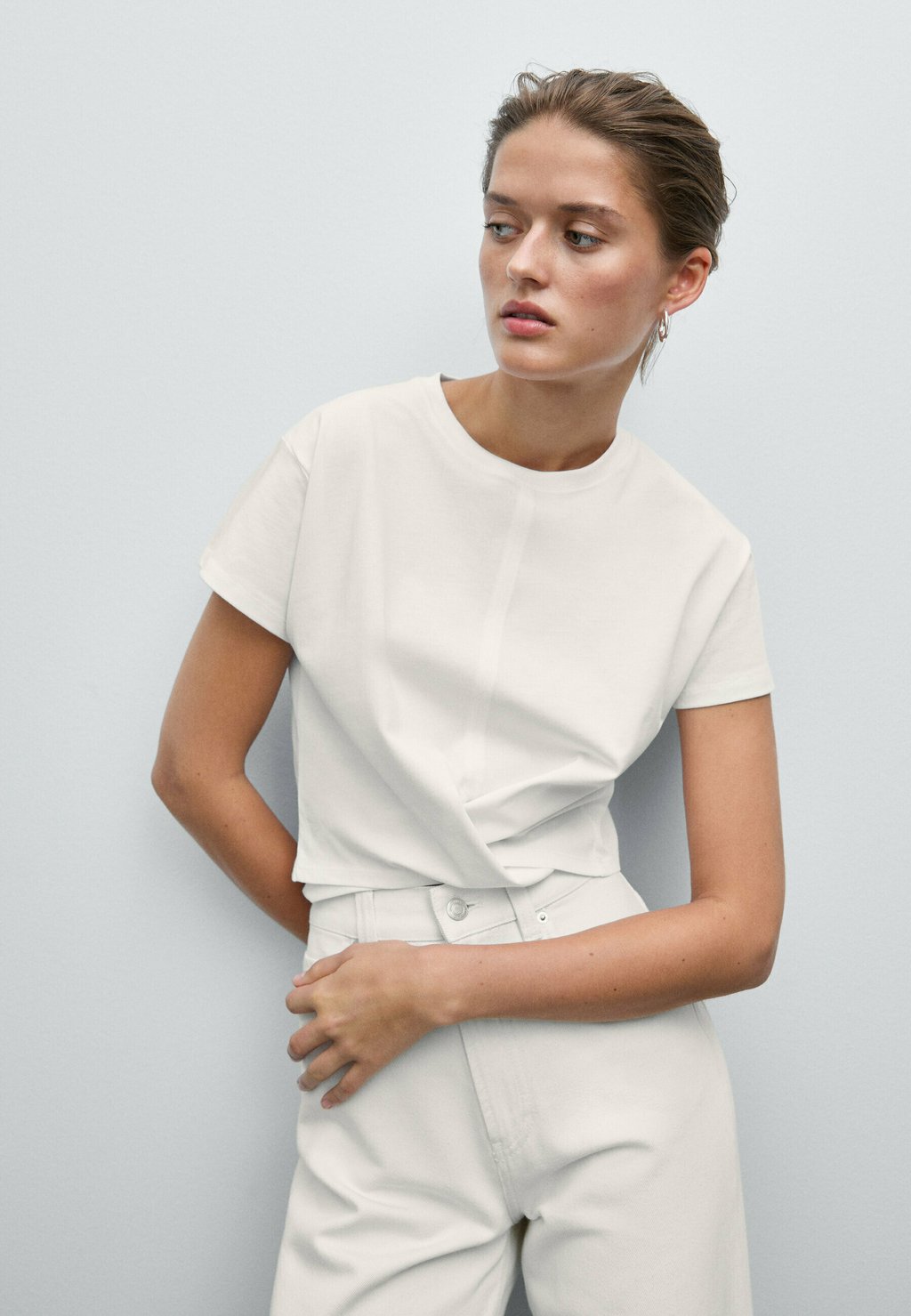

Базовая футболка Massimo Dutti, белый