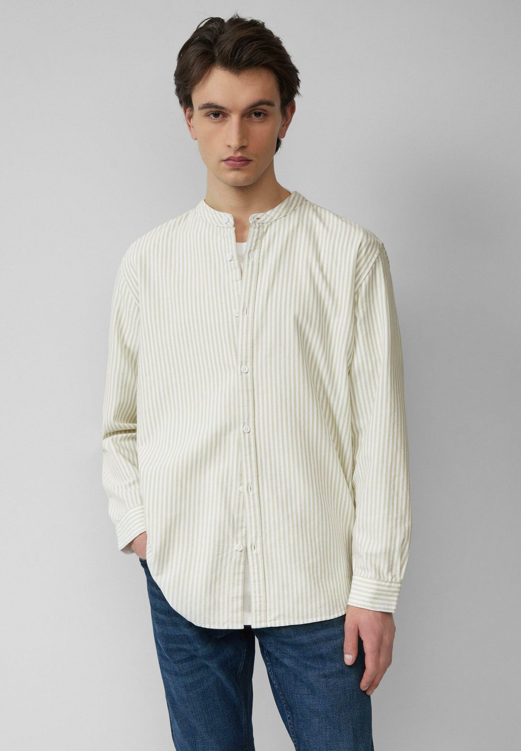 

Рубашка REGULAR FIT GESTREIFTES STEHKRAGEN QS, белый