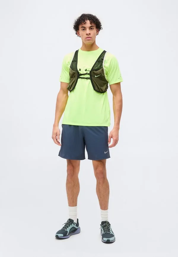 Спортивная футболка stride Nike Performance, Volt Ice — фото 2