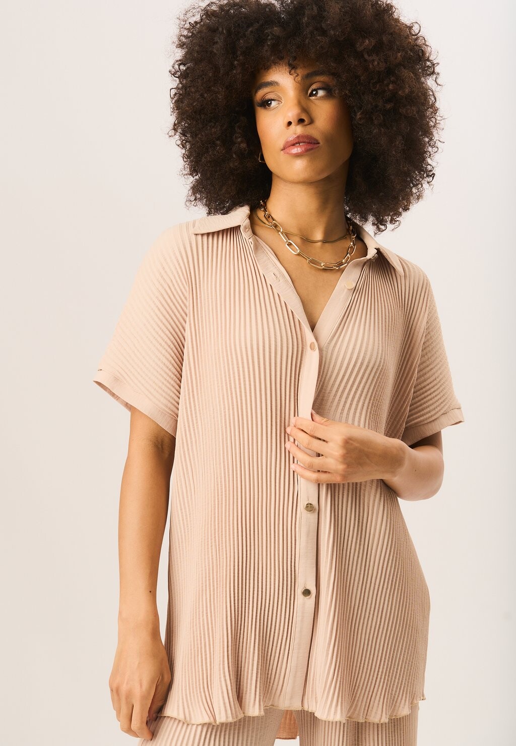 

Блузка на пуговицах PLISSE SHORT SLEEVE GINI LONDON, бежевый