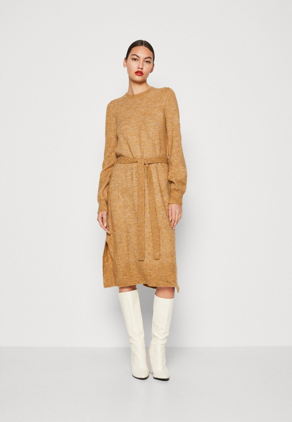 

Трикотажное платье Olympia Dress b.young, цвет tannin melange