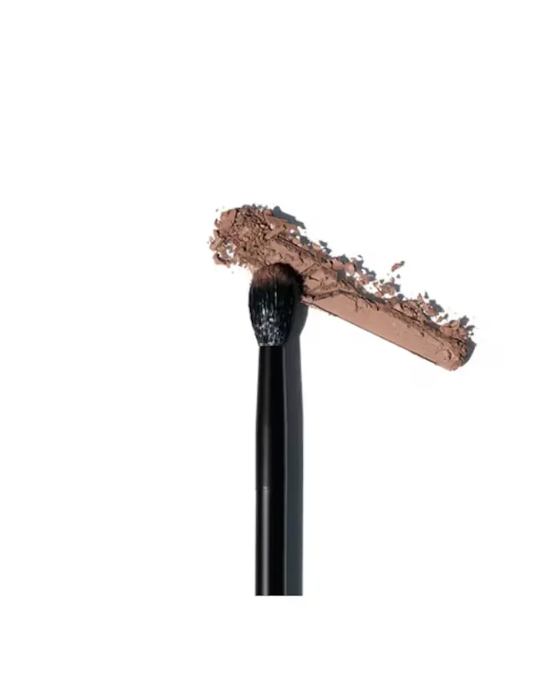 Кисть для глаз Pro Crease Brush 17 из натурального ворса Nyx Professional Makeup — фото 2