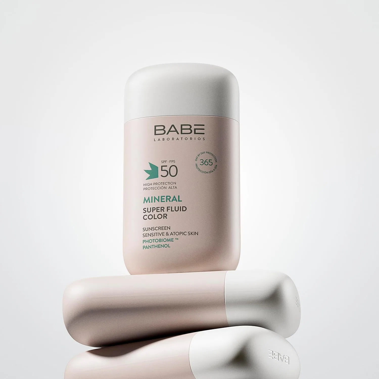 Минеральный солнцезащитный флюид с тоном «Super Fluid Mineral Colour SPF 50» от Laboratorios Babé Laboratorios Babe — фото 2