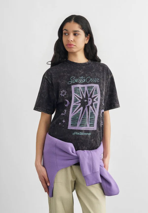 

Футболка с принтом в виде надписи «солнечный штамп» Santa Cruz, Charcoal Acid Wash, Черный, Футболка с принтом в виде надписи «солнечный штамп» Santa Cruz, Charcoal Acid Wash