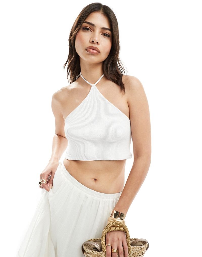 

Белый вязаный топ с воротником-хомутом ASOS DESIGN