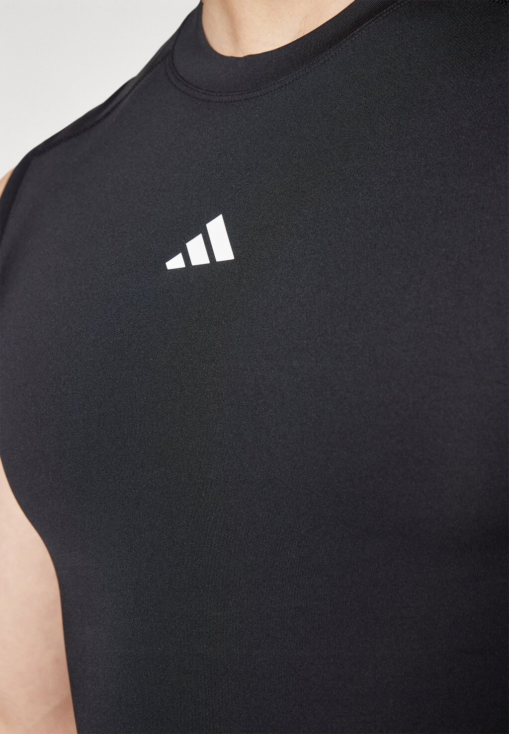 Топ Techfit Sleeveless adidas Performance, черный — фото 4
