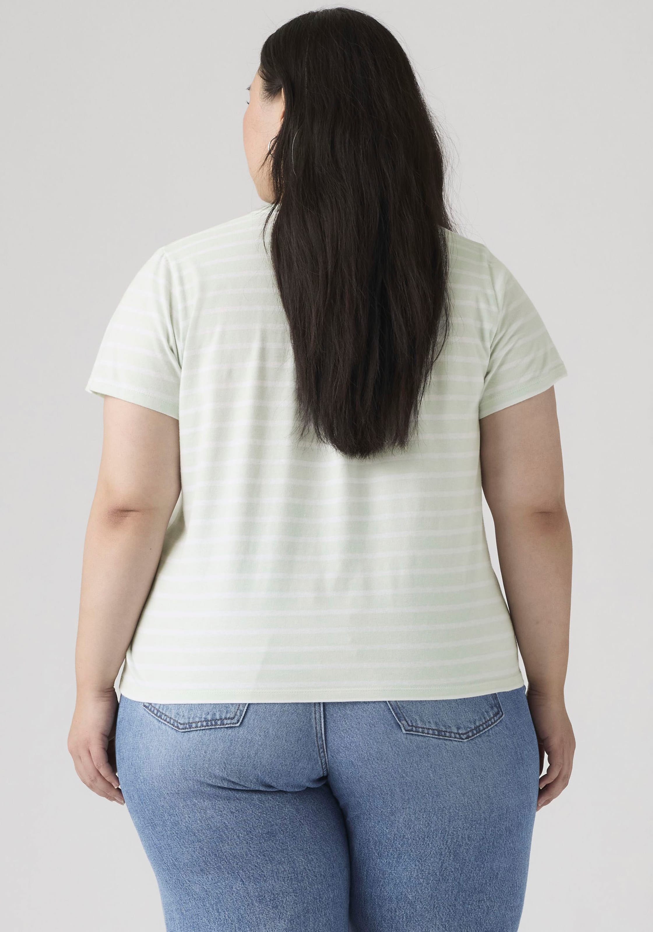 Levi's Plus Футболка в светло-зеленом цвете — фото 3