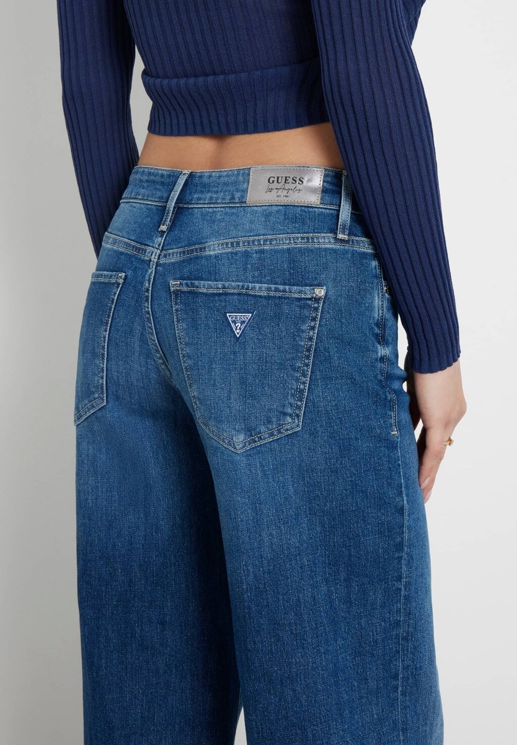 

Расклешенные джинсы Guess, синий