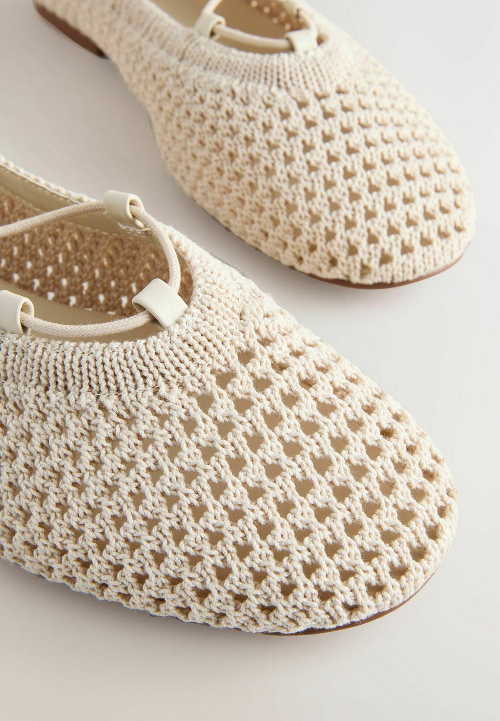 Балетки с ремешком на щиколотке REGULAR FIT - FOREVER COMFORT ROUND TOE TIE UP Next, бежевый — фото 4