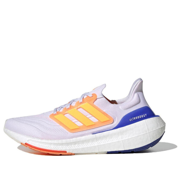 

Кроссовки ультрабуст лайт Adidas, белый
