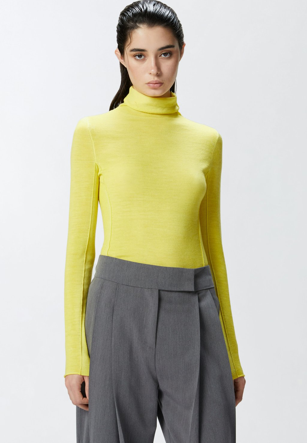 

Джемпер SACRO TURTLENECK Pinko, желтый