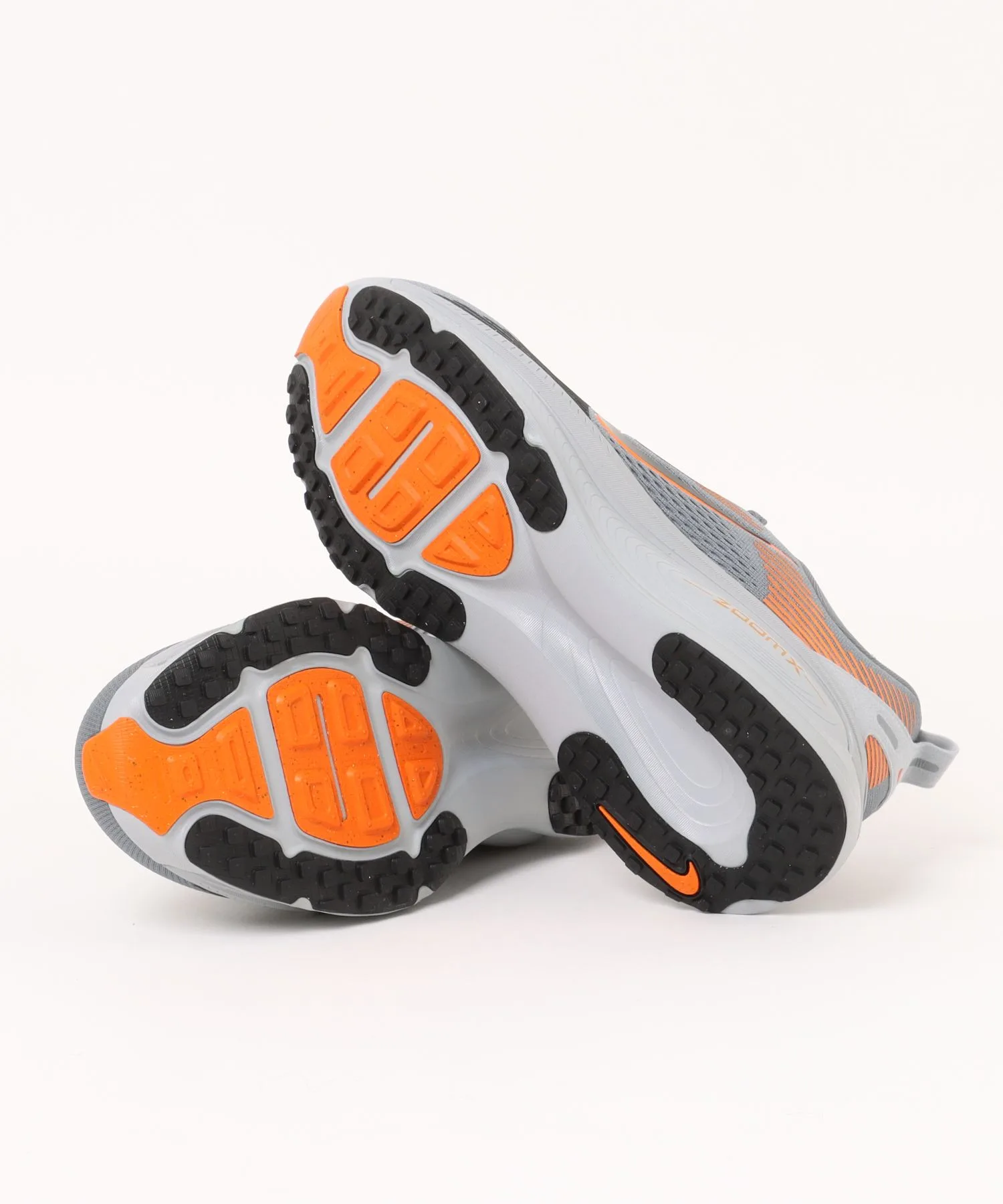 Мужские кроссовки для бега Nike Zoom Vomero 18 с технологией ReactX и ZoomX серые — фото 3